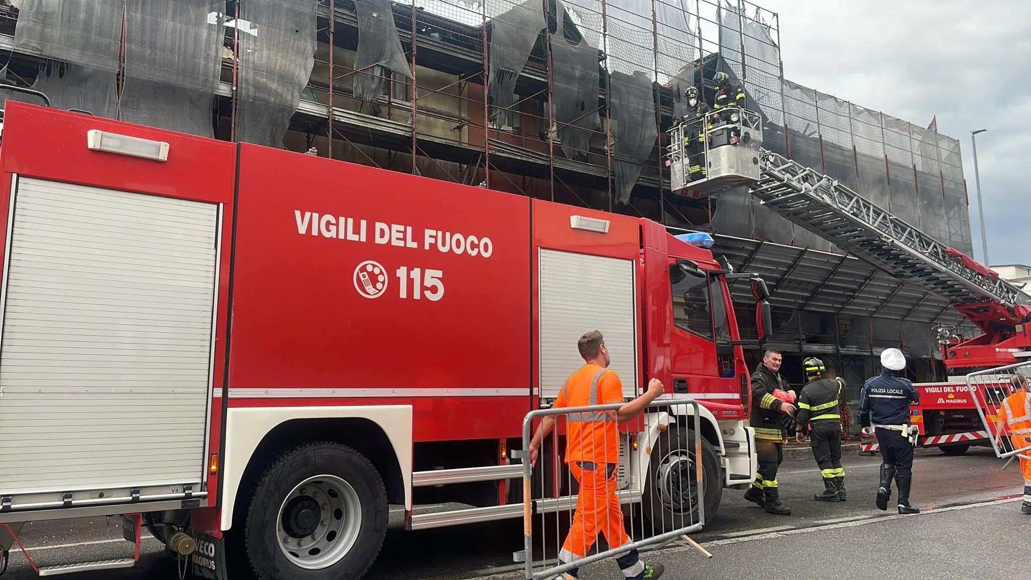 Incendio a Rovato, le operazioni di bonifica