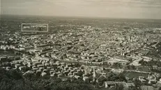 Una veduta della città di Brescia negli anni Sessanta: nel riquadro sulla sinistra il quartiere di Lamarmora © www.giornaledibrescia.it