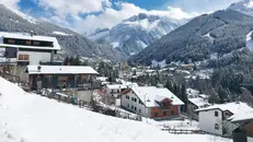 Una veduta di Ponte di Legno con la neve