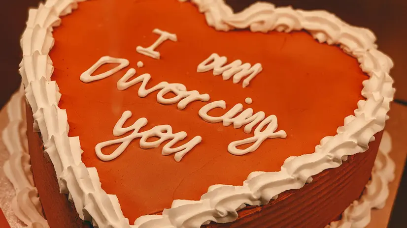 Ai «Divorce Party» viene servita «Divorce cake»