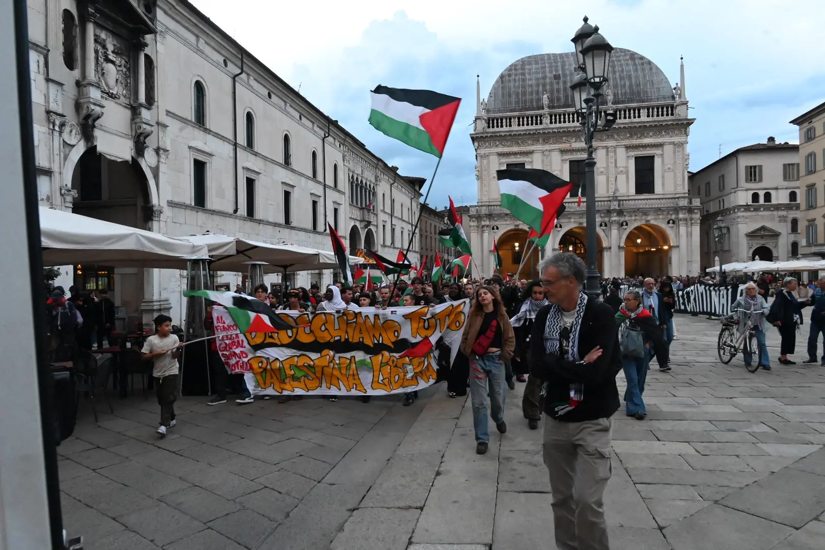 La manifestazione pro Pal a Brescia