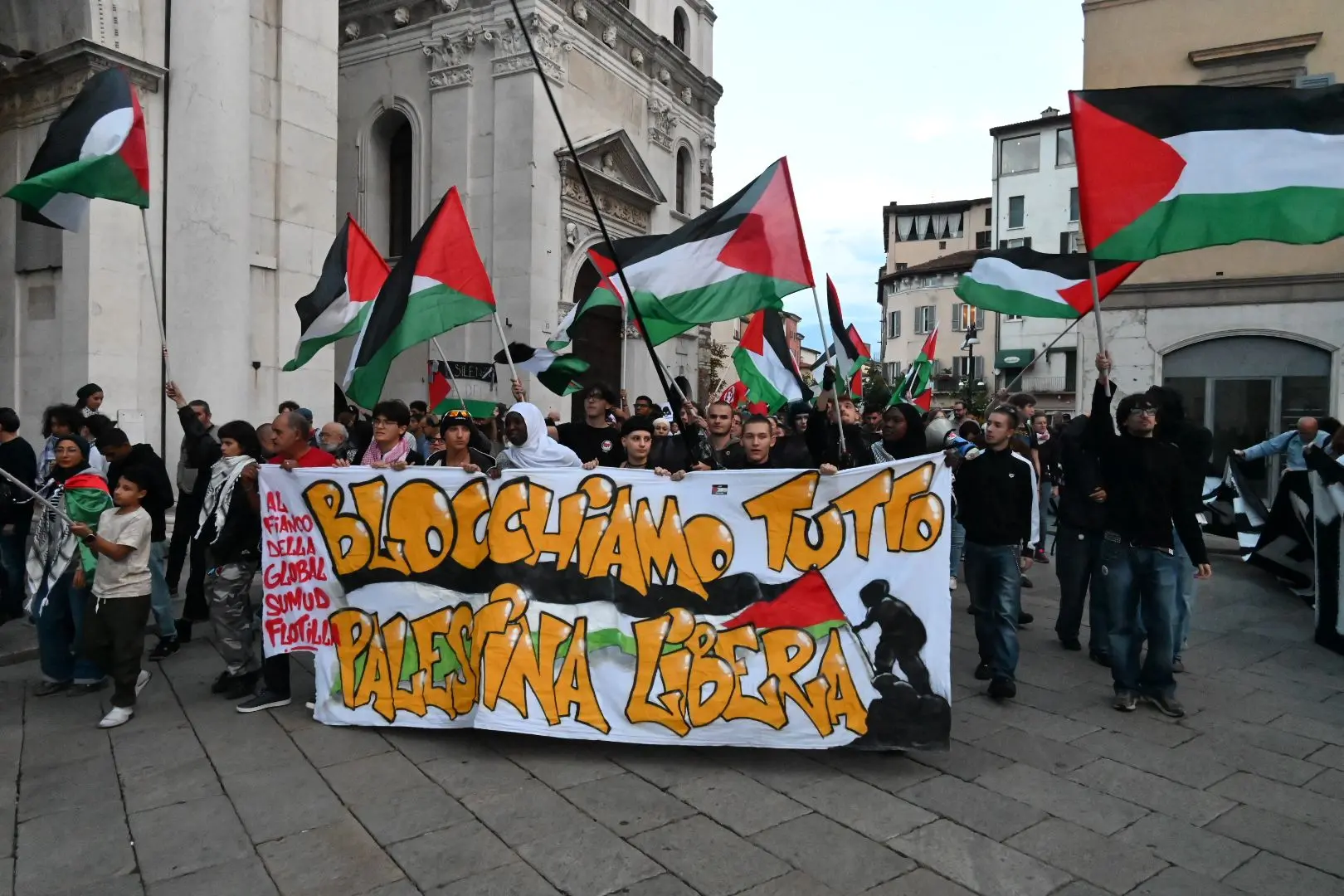 La manifestazione pro Pal a Brescia