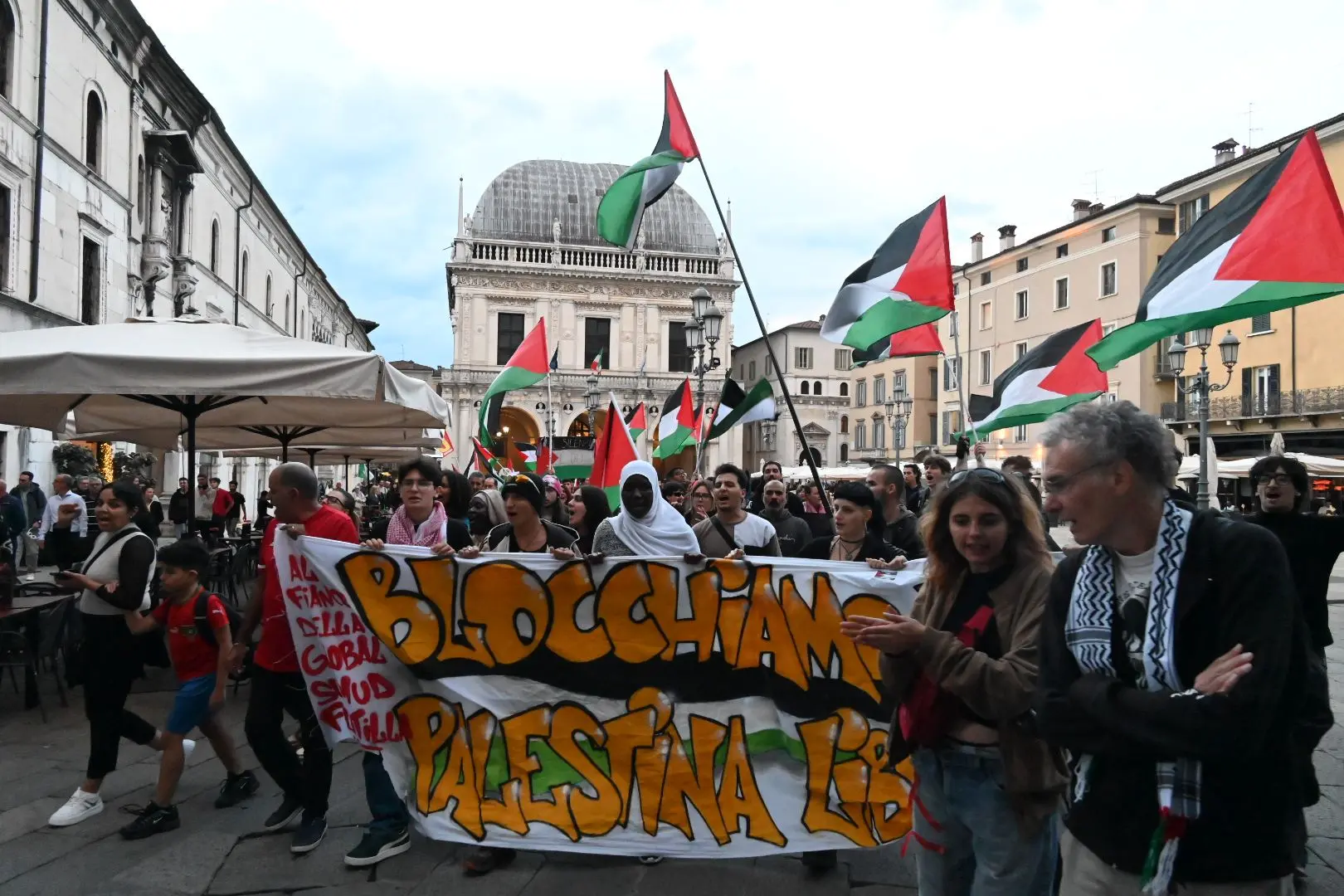 La manifestazione pro Pal a Brescia