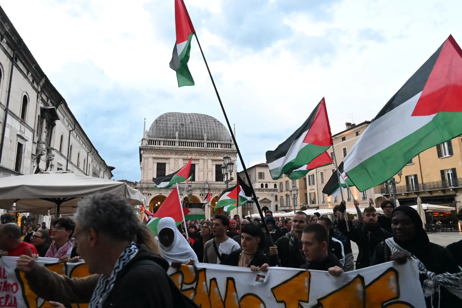 La manifestazione pro Pal a Brescia