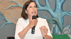 La Segretaria del Partito democratico Italiano Elly Shlein con IlmSindaco Del Paese Niccolo’ Volpini alla Festa dell’Unita’ di Abbadia San Salvatore in provincia di Siena Siena 29 Agosto 2024 ANSA/CLAUDIO GIOVANNINI