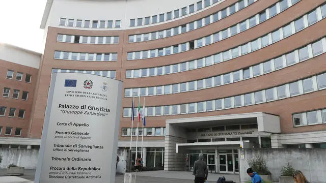 Il Palazzo di giustizia di Brescia - © www.giornaledibrescia.it