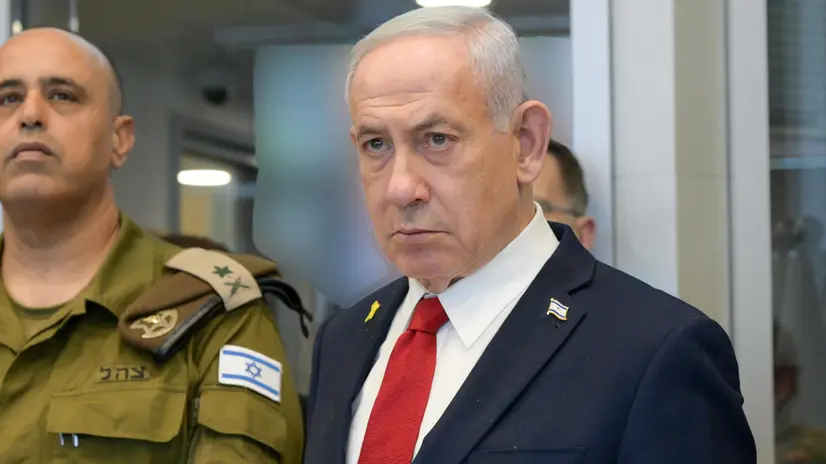 Il primo ministro israeliano Benjamin Netanyahu dal centro di comando nella Kirya, il ministero della Difesa a Tel Aviv, con il ministro della Difesa Israel Katz, 16 settembre 2025. ANSA/UFFICIO STAMPA NETANYAHU +++ +++ ANSA PROVIDES ACCESS TO THIS HANDOUT PHOTO TO BE USED SOLELY TO ILLUSTRATE NEWS REPORTING OR COMMENTARY ON THE FACTS OR EVENTS DEPICTED IN THIS IMAGE - NO ARCHIVING - NO LICENSING - NPK +++