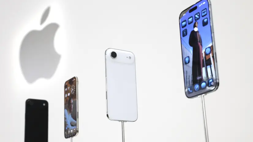 epa12365647 The new Apple iPhone Air is on display at an Apple product launch event on the campus of Apple Park in Cupertino, California, USA, 09 September 2025. EPA/JOHN G. MABANGLO