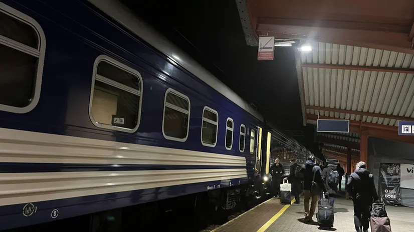 Treno - SILVIA GASPARETTO - Sì sto facendo anche una notiziola