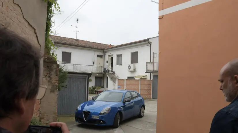 Le perquisizioni in corso da parte dei carabinieri nell'abitazione di Andrea Sempio, indagato dalla Procura di Pavia per l'omicidio di Chiara Poggi, avvenuto il 13 agosto 2007 a Garlasco (Pavia), Voghera, 14 maggio 2025. ANSA/ PAOLO TORRES