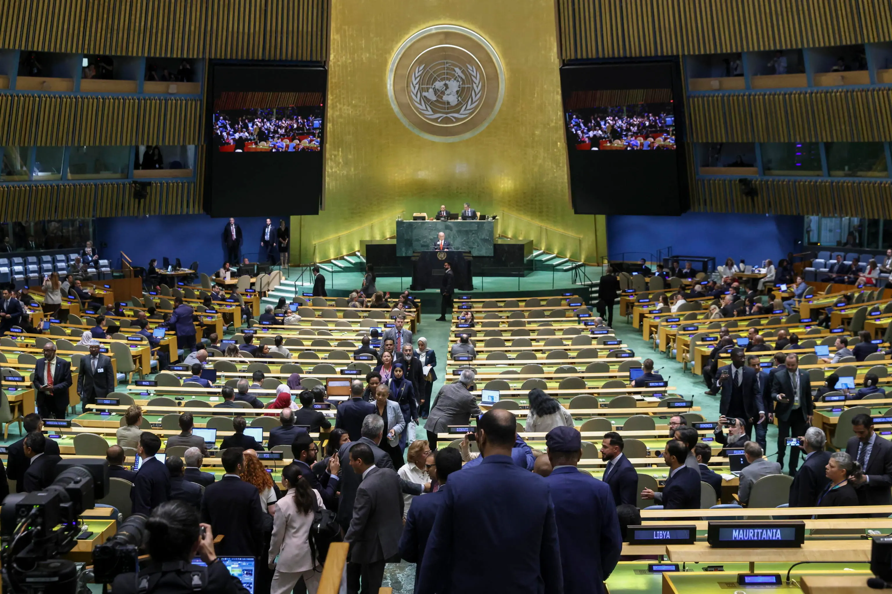 Il premier israeliano Benjamin Netanyahu intervenendo all'assemblea generale dell'Onu