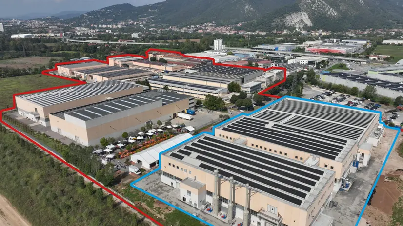 In via Serenissima: l’area industriale della Cembre delimitata dai confini «rossi», mentre in quelli «azzurri» si evidenziano i due nuovi siti - © www.giornaledibrescia.it
