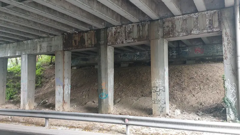 Il ponte di via Labirinto su via Cozzaglio