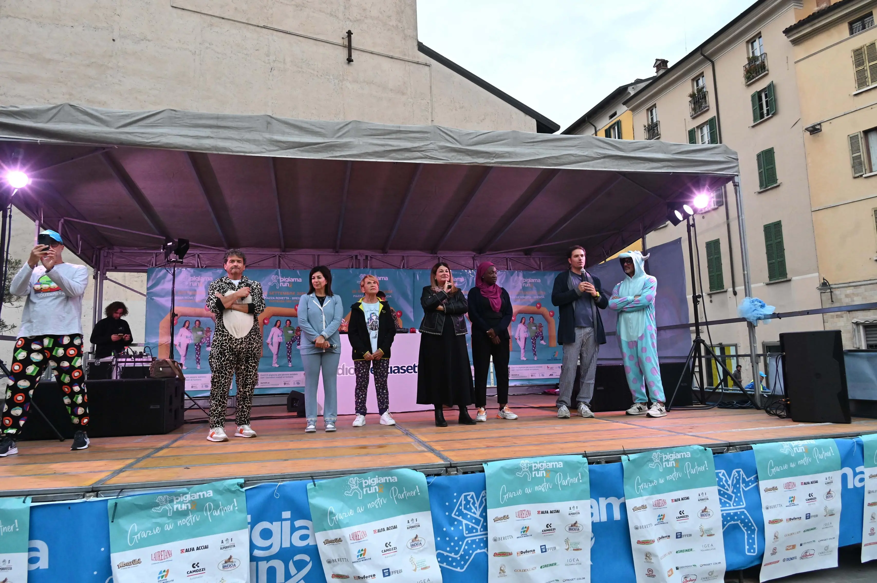 CRONACA BRESCIA PIGIAMA RUN LARGO FORMENTONE REDAZIONE CRONACA 26-09-2025 GABRIELE STRADA NEW EDEN GROUP