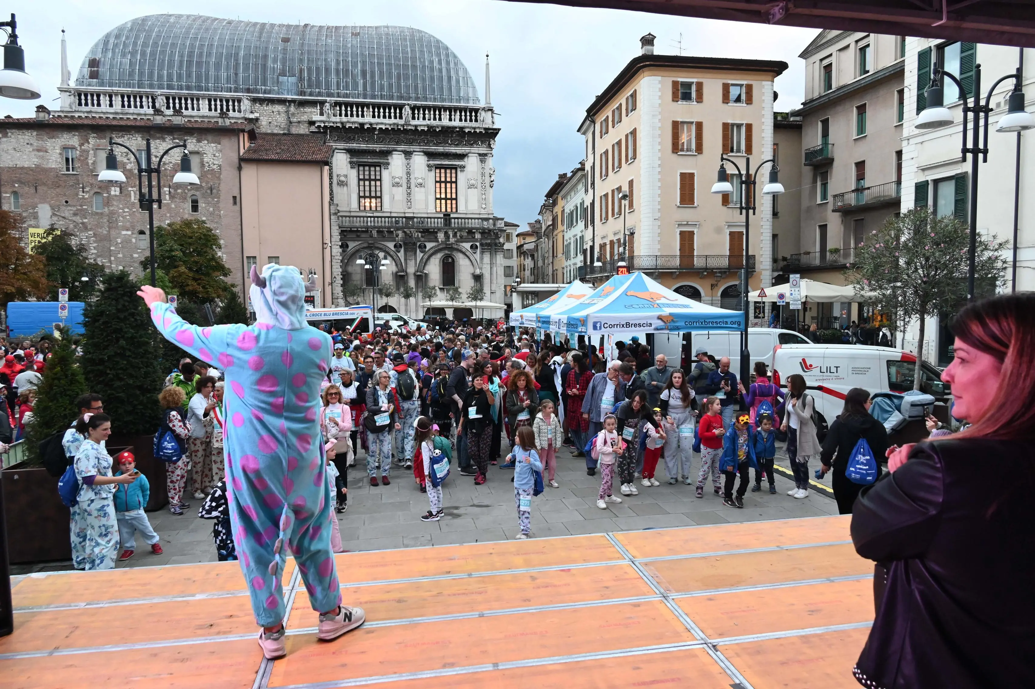 CRONACA BRESCIA PIGIAMA RUN LARGO FORMENTONE REDAZIONE CRONACA 26-09-2025 GABRIELE STRADA NEW EDEN GROUP