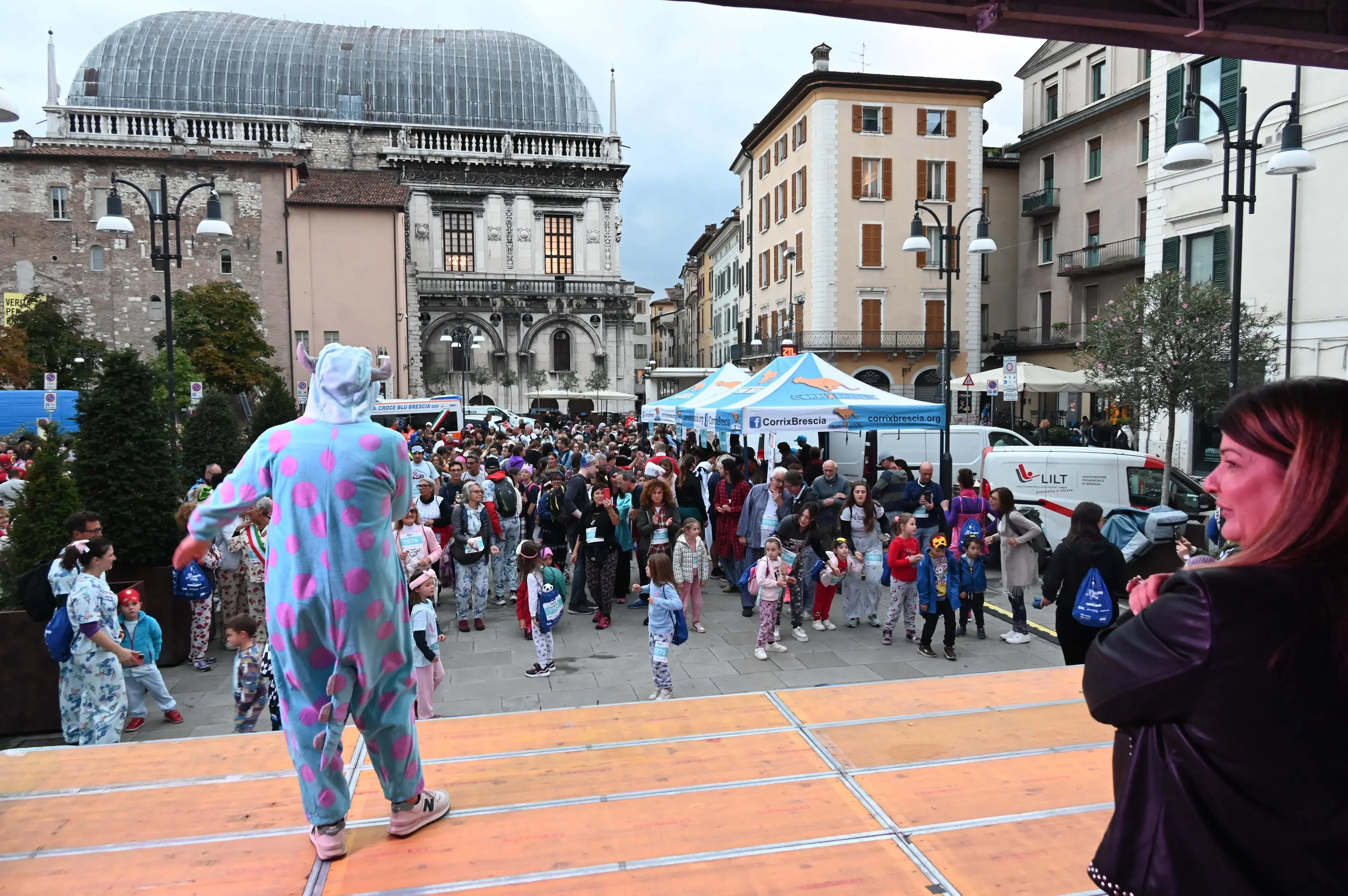 CRONACA BRESCIA PIGIAMA RUN LARGO FORMENTONE REDAZIONE CRONACA 26-09-2025 GABRIELE STRADA NEW EDEN GROUP
