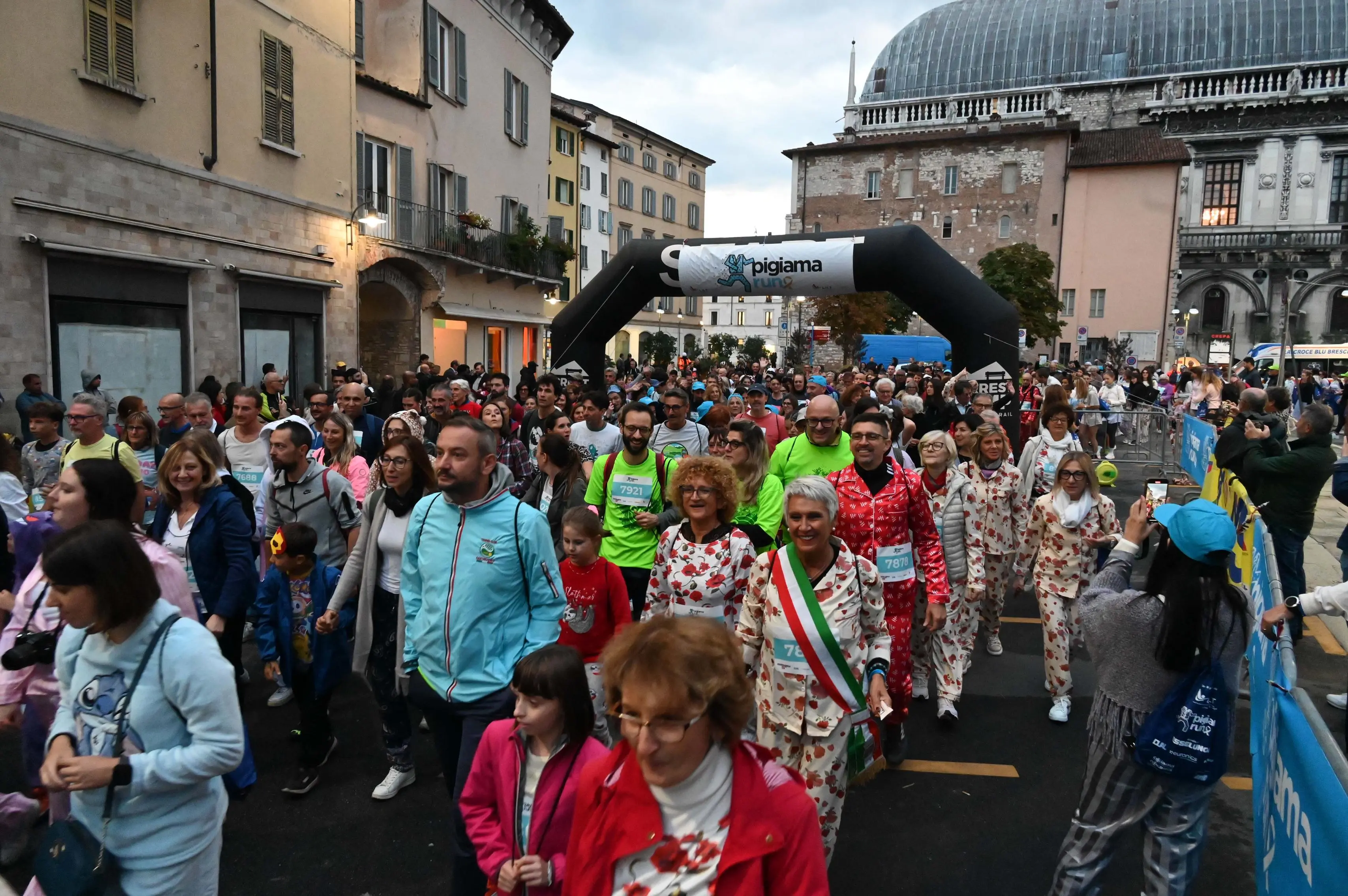 CRONACA BRESCIA PIGIAMA RUN LARGO FORMENTONE REDAZIONE CRONACA 26-09-2025 GABRIELE STRADA NEW EDEN GROUP