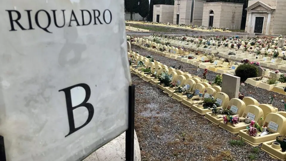 Vantiniano, le tombe dei bambini mai nati al cimitero monumentale - Foto © www.giornaledibrescia.it