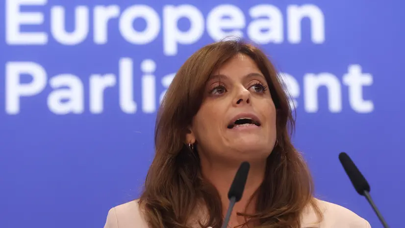epa12401398 Italian member of the European Parliament (MEP) Ilaria Salis speaks during a press conference in Brussels, Belgium, 24 September 2025. On 23 September, the European Parliament's Committee on Legal Affairs (JURI) rejected a request to waive the parliamentary immunity of Italian MEP Ilaria Salis, citing concerns that she would not receive a fair trial in Hungary. Salis, 41, was arrested in Budapest in February 2023 on charges of attempted assault against a far-right activist and alleged links to an extremist left-wing group. EPA/OLIVIER HOSLET