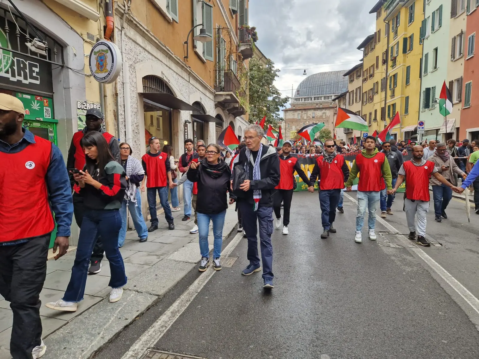 Il corteo ProPal a Brescia
