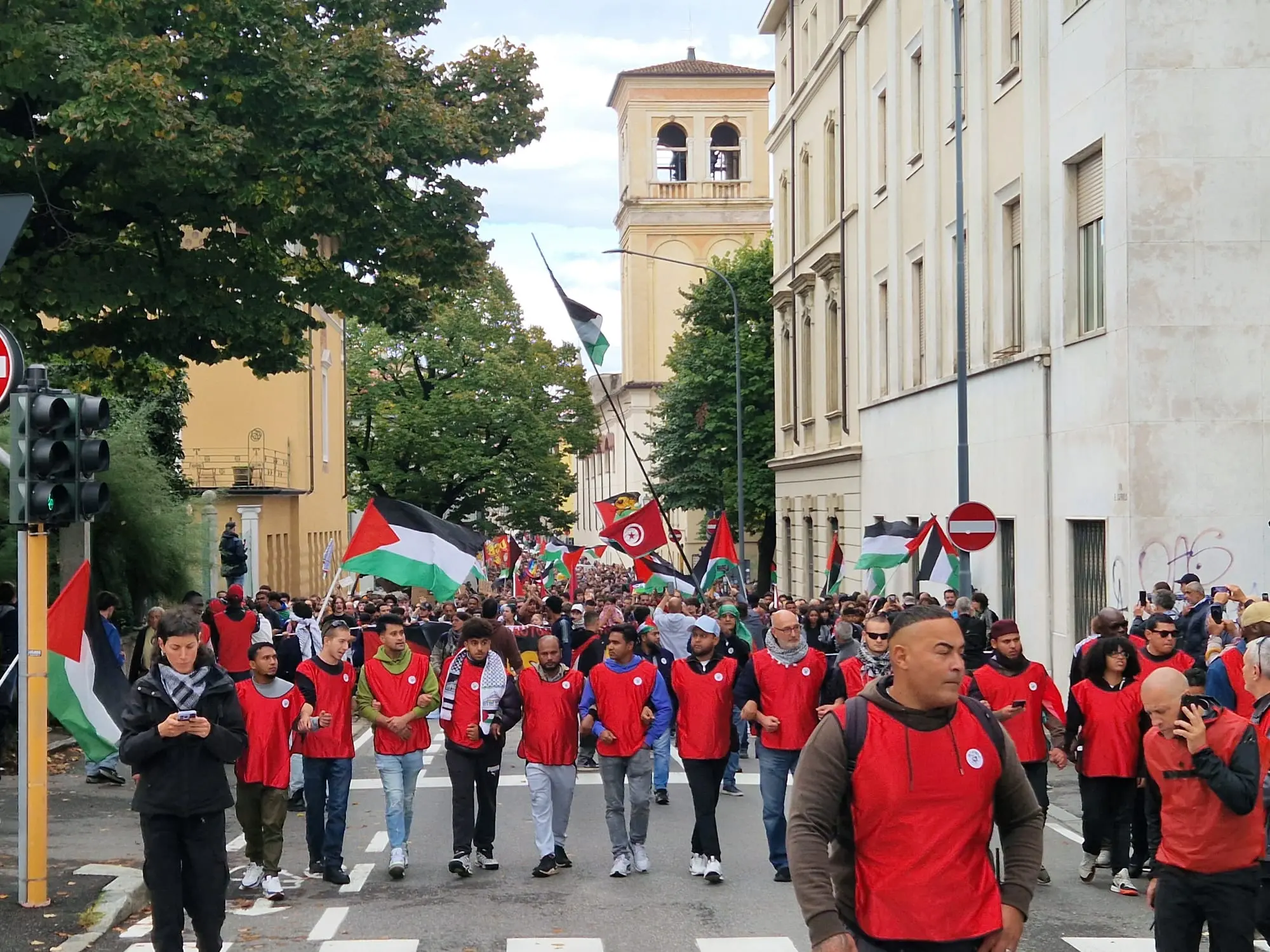 Il corteo ProPal a Brescia