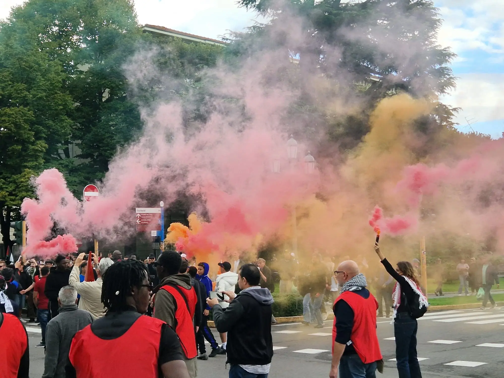 Il corteo ProPal a Brescia