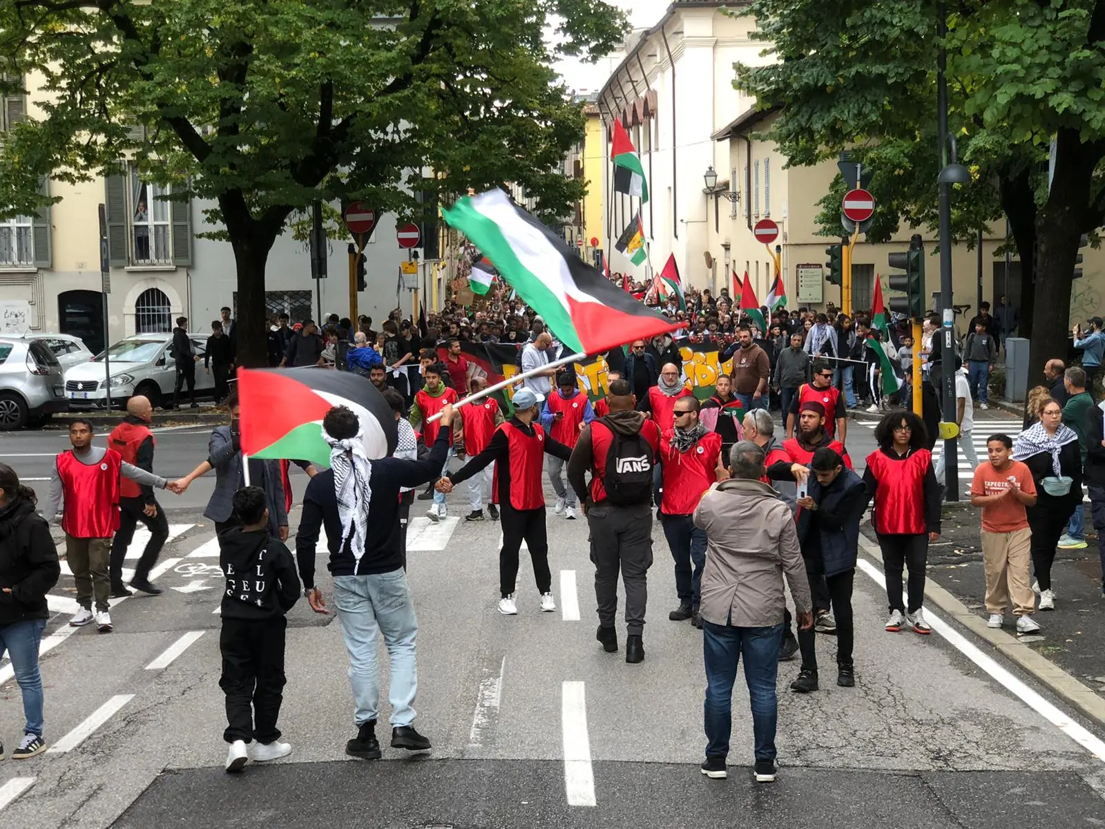 Il corteo ProPal a Brescia