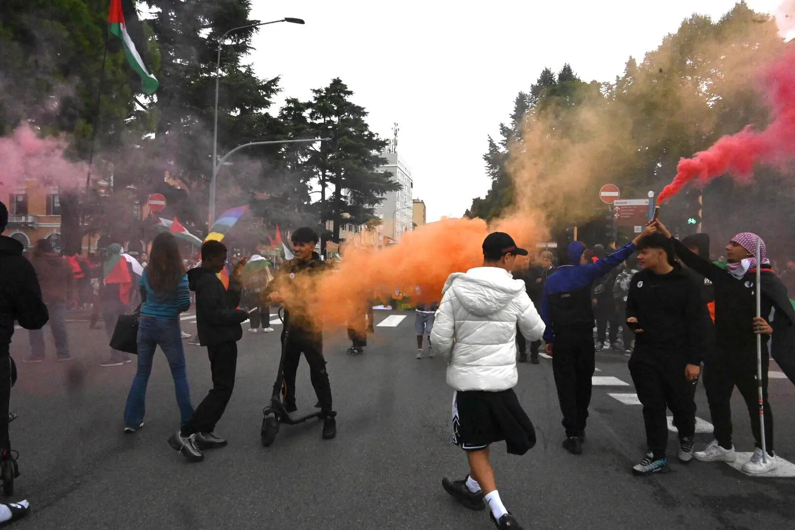 Il corteo ProPal a Brescia