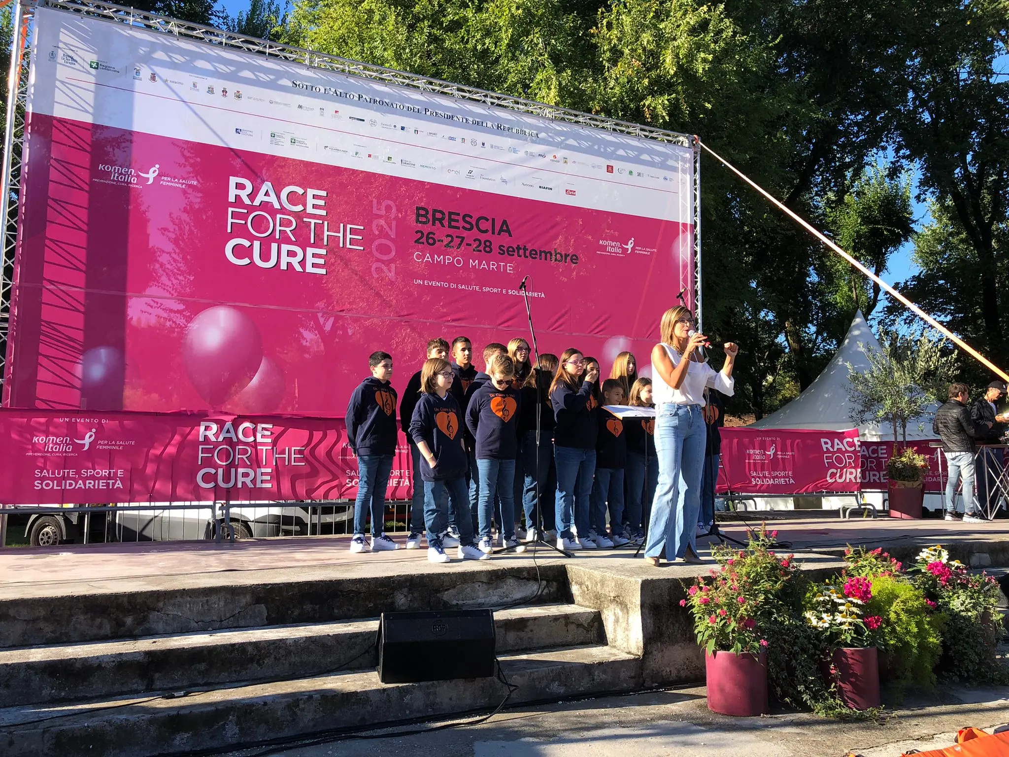 Domenica di corsa con la Race for the cure: le foto