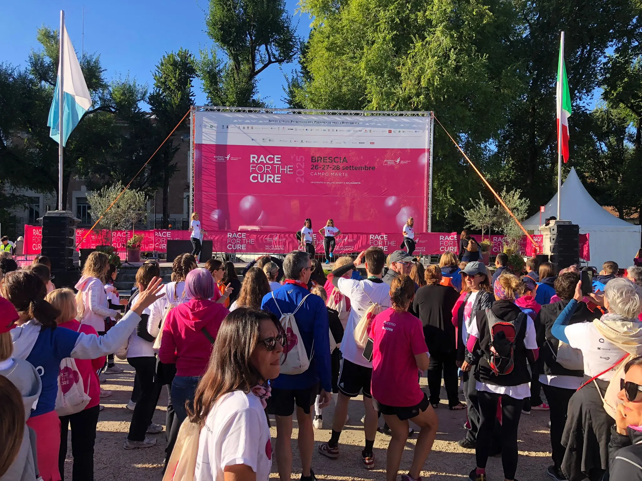 Domenica di corsa con la Race for the cure: le foto