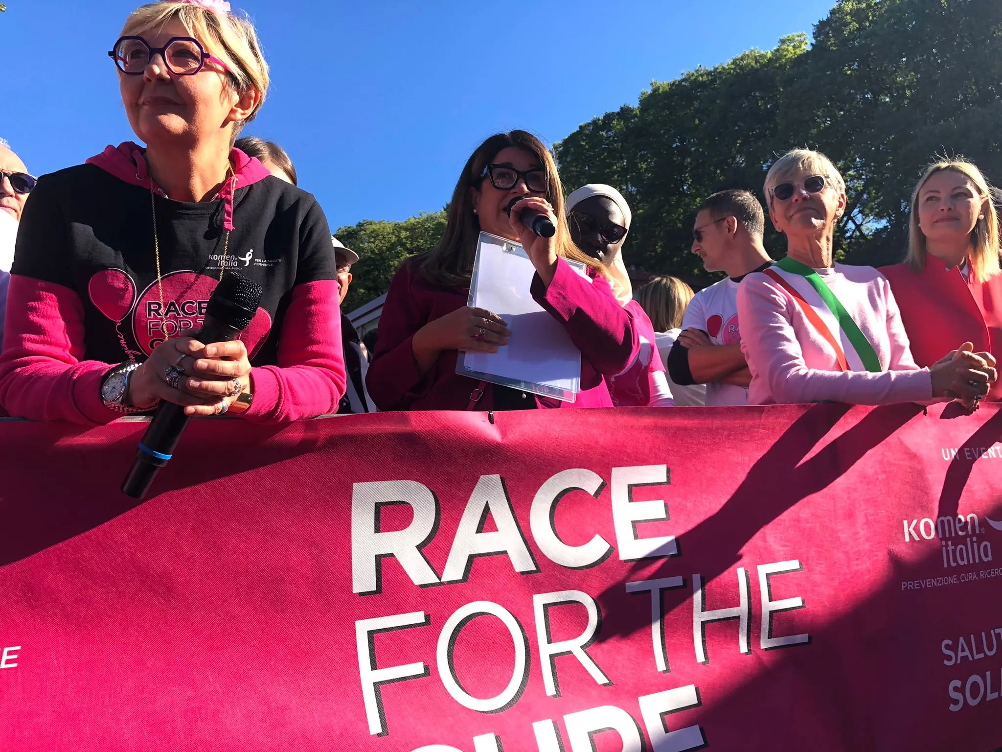 Domenica di corsa con la Race for the cure: le foto