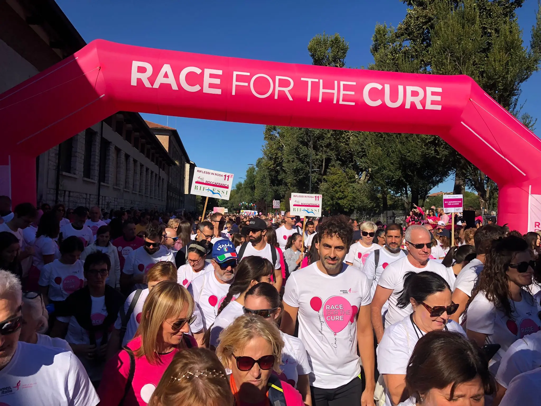 Domenica di corsa con la Race for the cure: le foto
