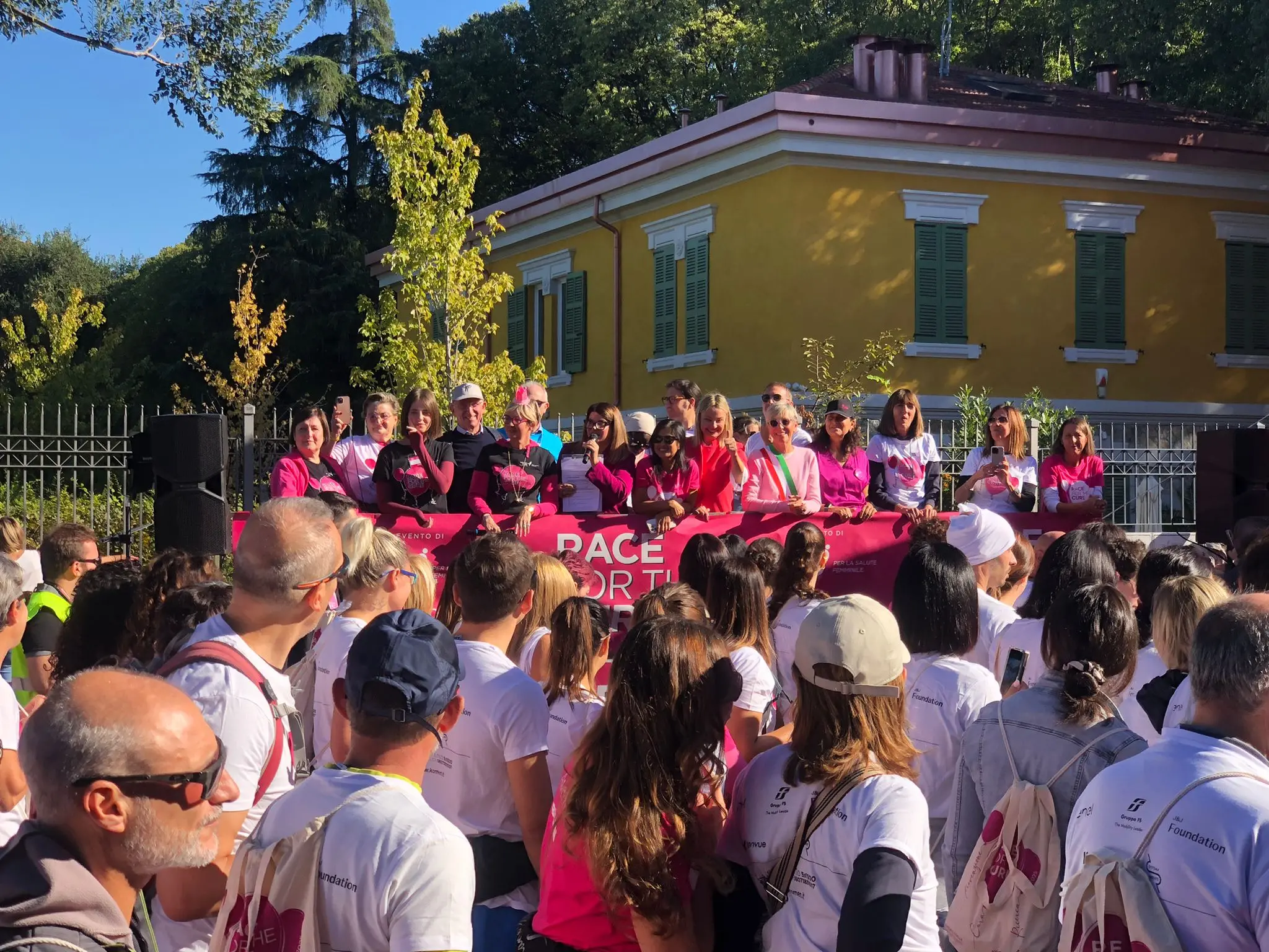 Domenica di corsa con la Race for the cure: le foto