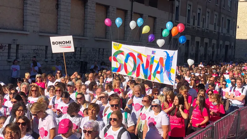 Domenica di corsa con la Race for the cure: le foto