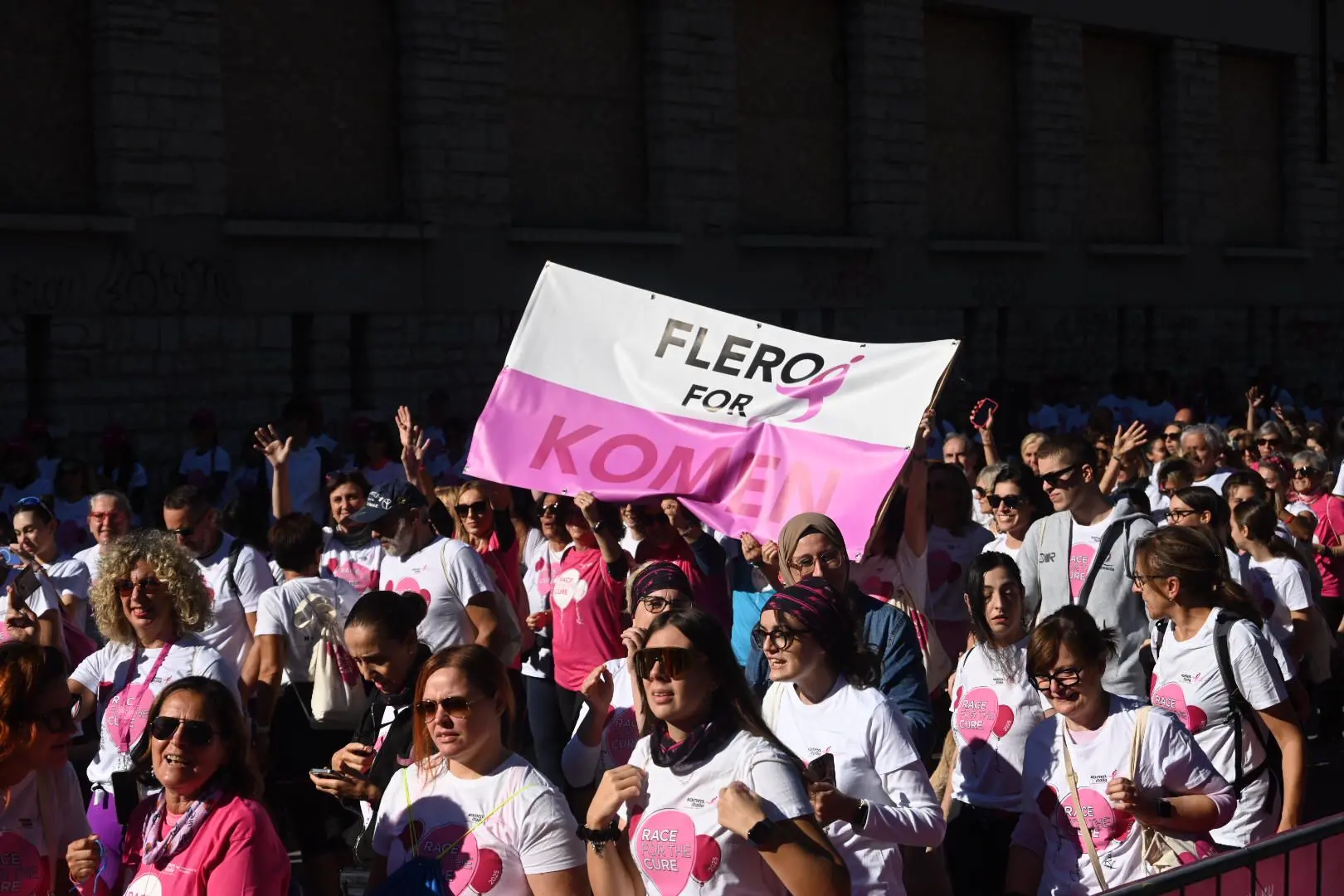 Domenica di corsa con la Race for the cure: le foto