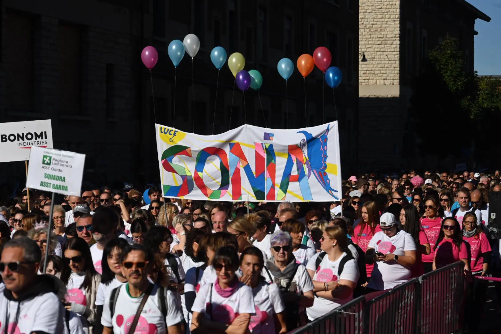 Domenica di corsa con la Race for the cure: le foto