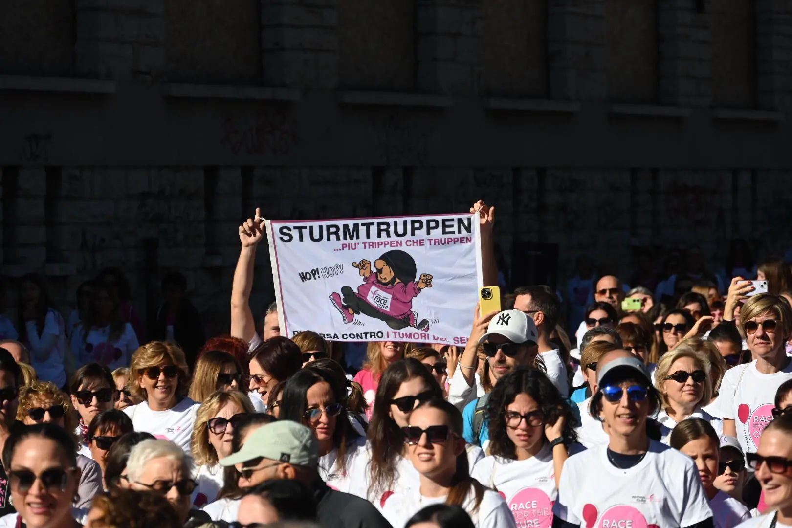 Domenica di corsa con la Race for the cure: le foto