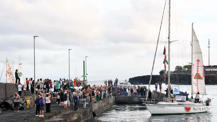 epa12410899 A flotilla of boats leaves the port of San Giovanni Li Cuti in Catania, Sicily, southern Italy, 27 September 2025. The Freedom Flotilla Coalition (FFC) and Thousand Madleens to Gaza (TMTG) announced the launch of a flotilla to Gaza of 10 boats from Catania, with dozens on board. EPA/ORIETTA SCARDINO