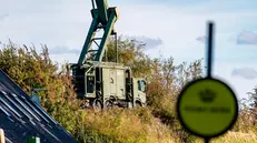 epa12408389 A mobile radar installation stands at the Danish military's area on Amager, Pionegaarden, near the village of Dragoer and on the coast of Oresund, the sea between Denmark and Sweden, in Dragoer, Denmark, 26 September 2025. The radar installation comes after drones were spotted near Copenhagen Airport on the evening of 22 September, leading to the airspace over Copenhagen being closed for four hours on the night leading to 23 September. EPA/Steven Knap DENMARK OUT