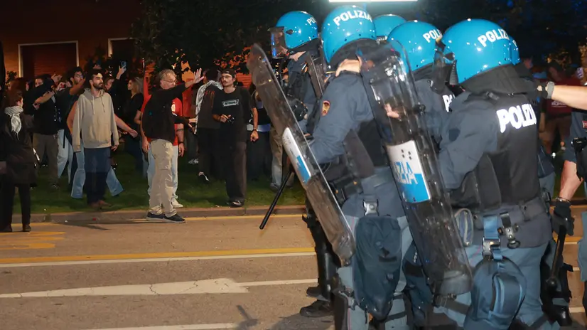 manifestanti contro la guerra a Gaza incidenti con la polizia alla stazione di Brescia, 22 settembre 2025. Ansa Nelkson Hasanpapaj