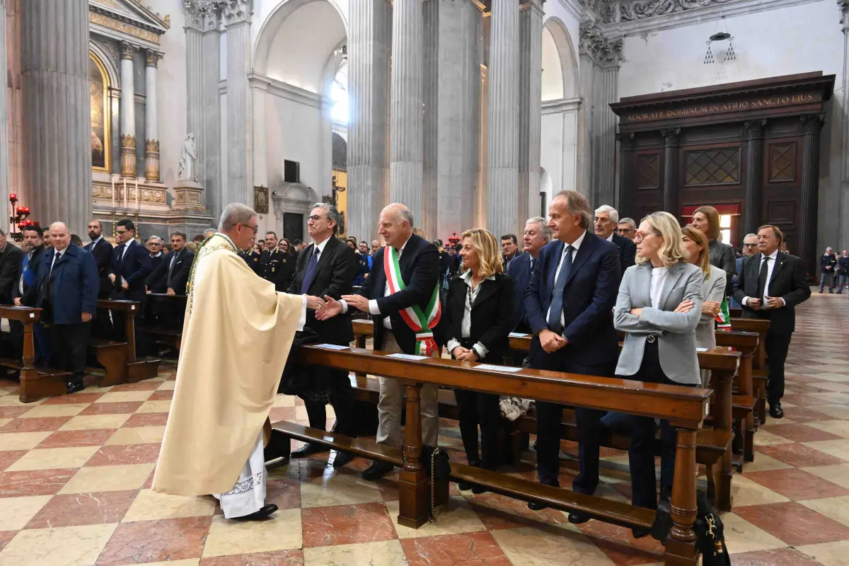 La messa celebrata dal vescovo per il patrono della Polizia San Michele Arcangelo