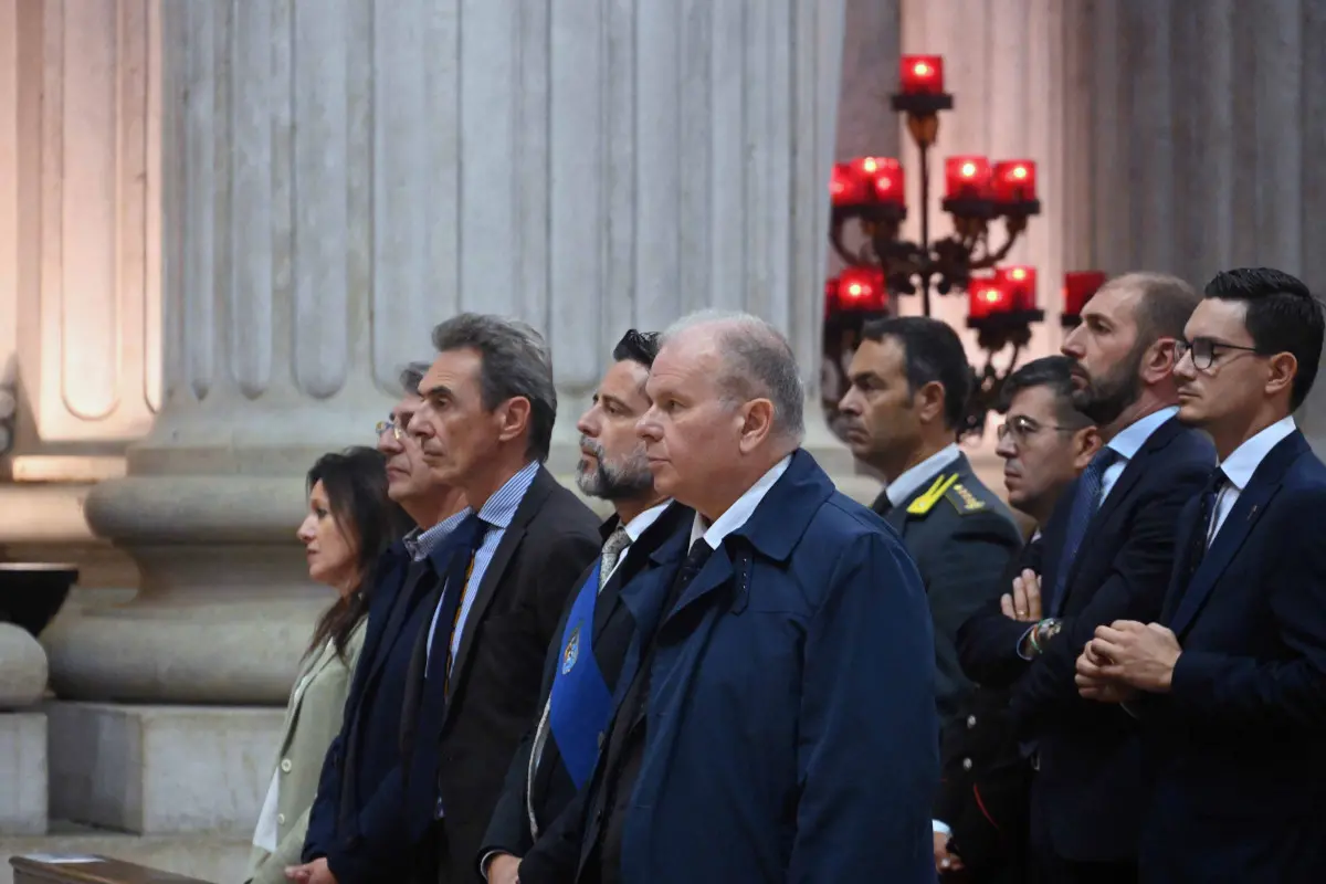 La messa celebrata dal vescovo per il patrono della Polizia San Michele Arcangelo