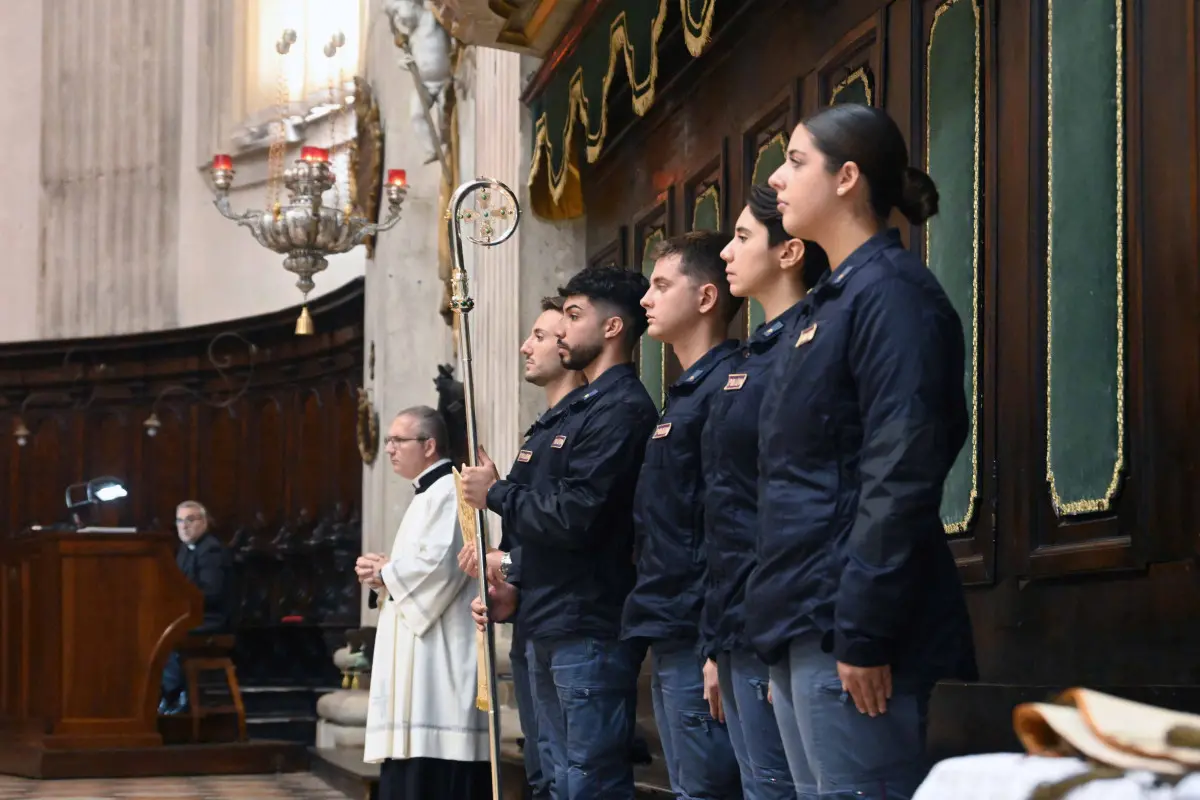 La messa celebrata dal vescovo per il patrono della Polizia San Michele Arcangelo
