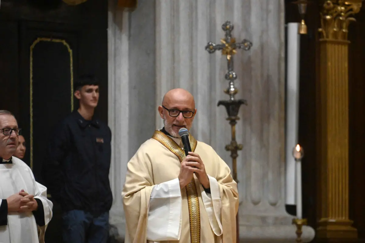 La messa celebrata dal vescovo per il patrono della Polizia San Michele Arcangelo