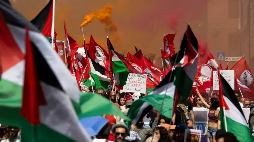 Manifestazione pro Palestina, contro la vendita delle armi. Roma, 21 giugno marzo 2025 ANSA/MASSIMO PERCOSSI