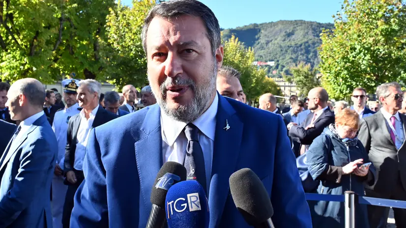 Il ministro delle Infrastrutture Matteo Salvini incontra la stampa a margine della presentazione della nuova motonave ibrida del lago di Como, 29 Settembre 2025 ANSA / MATTEO BAZZI