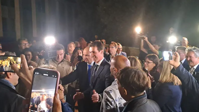 Regionali Marche, Acquaroli confermato presidente. Arrivo e discorso in Regione