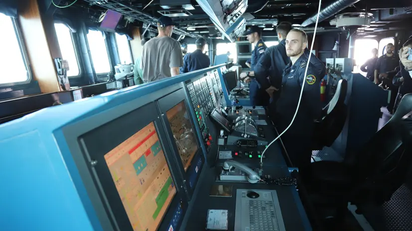 È rientrato a Taranto il Gruppo portaerei italiano, definito anche Italian Carrier Strike Group, dopo circa 4 mesi di impegno operativo, 30 ottobre 2024. Il gruppo portaerei è composto da nave Cavour – flagship della Squadra Navale – la fregata multiruolo e multimissione Alpino e dal pattugliatore polivalente d’altura Montecuccoli. L’IT CSG è partito da Taranto il 1 giugno scorso e durante il suo deployment in indo-pacifico ha toccato i porti di Salalah, Singapore, Darwin, Yokosuka, Manila, Jakarta, Goa, Muscat, Karachi e Alessandria d'Egitto. La missione svolta va inquadrata in ambito geo-strategico, a supporto degli interessi nazionali nell’area indo-pacifica. La composizione del gruppo portaerei, denominato 31esimo gruppo navale, è stata altresì concepita per trarre vantaggio dalle interazioni con le marine alleate, amiche e partner nella regione indo-pacifica per sfruttare ogni possibile sinergia, mantenendone inalterato il potenziale operativo e massimizzandone le occasioni addestrative. ANSA/RENATO INGENITO