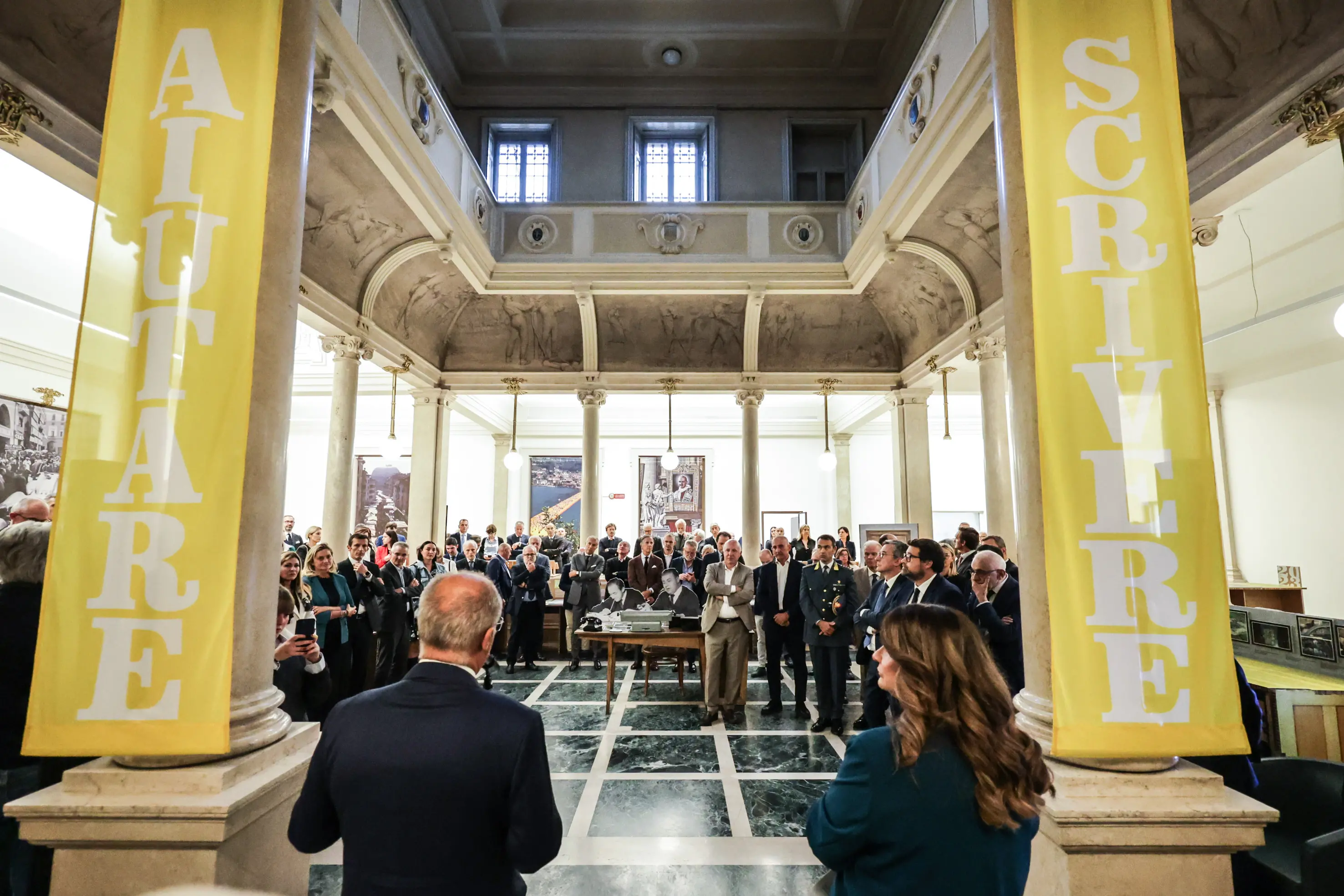 L'inaugurazione della mostra «Il Giornale di Brescia nella storia. 1945-2025. Sguardi su Brescia e sull'Italia»