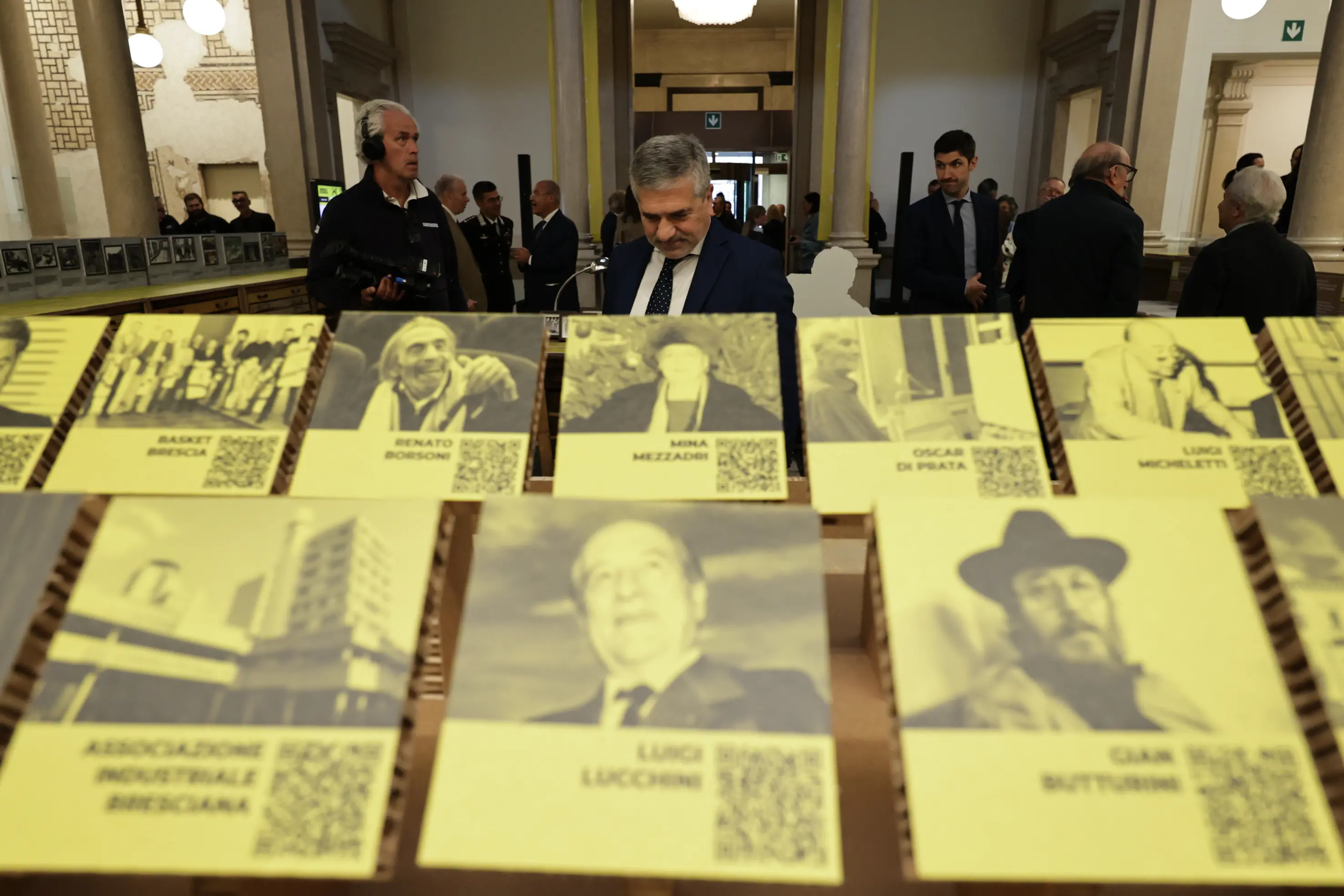 L'inaugurazione della mostra «Il Giornale di Brescia nella storia. 1945-2025. Sguardi su Brescia e sull'Italia»
